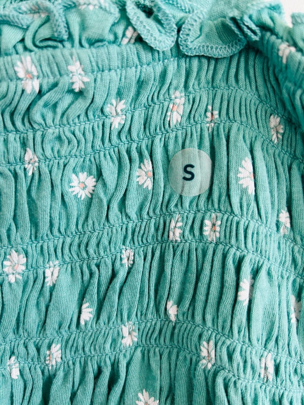 NWOT - American Eagle Green Smocked Floral Crop Tank Top - Picture 5 of 6